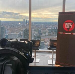 RTL 102.5 palazzo della Regione Lombardia