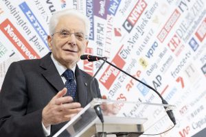 Mattarella applaude sede Stampa Estera a Palazzo Grazioli