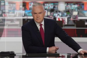 BBC chiede a Huw Edwards di restituire £200,000 dopo l’arresto